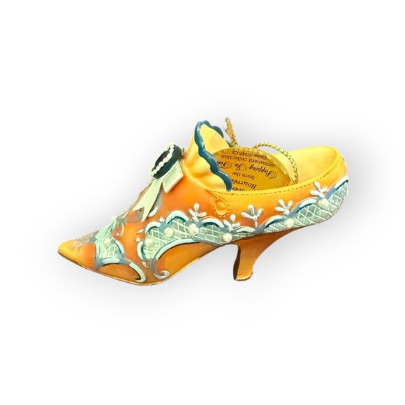 Stepping in Time “Provence Bourree” – Collectible Shoe Ornament by Ashton-Drake - Picture 1 of 8